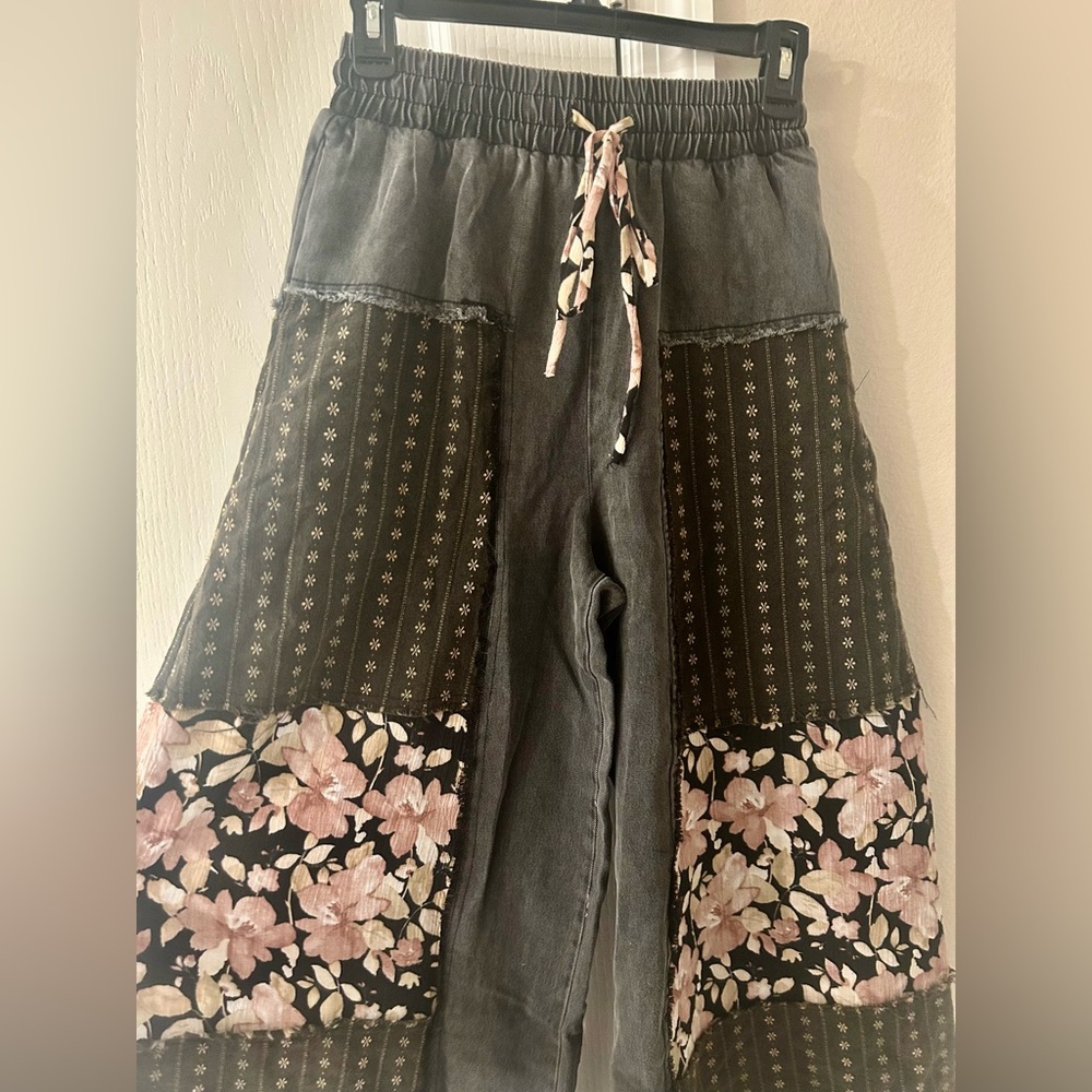 Boho Floral Patchwork Wide Leg Pants Size Small - Picture 4 of 8